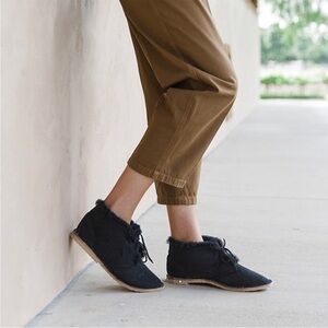 ▶️ Beek ◀️ Penguin Shearling-Lined Booties Black Anthropologie